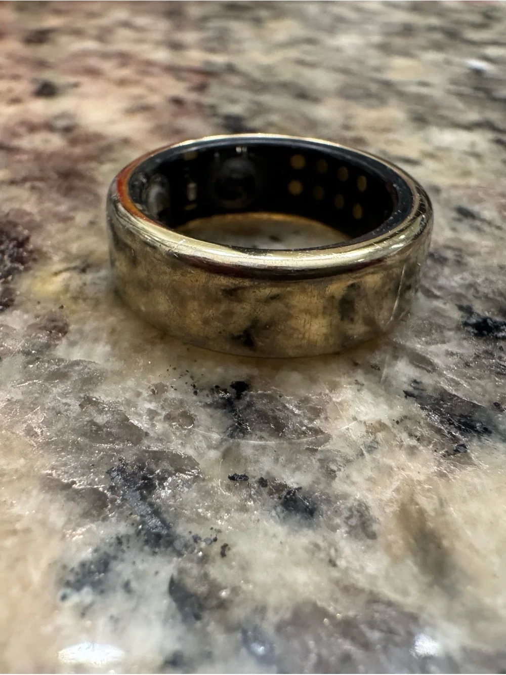 Oura Gold Ring with Charging Dock Size 9